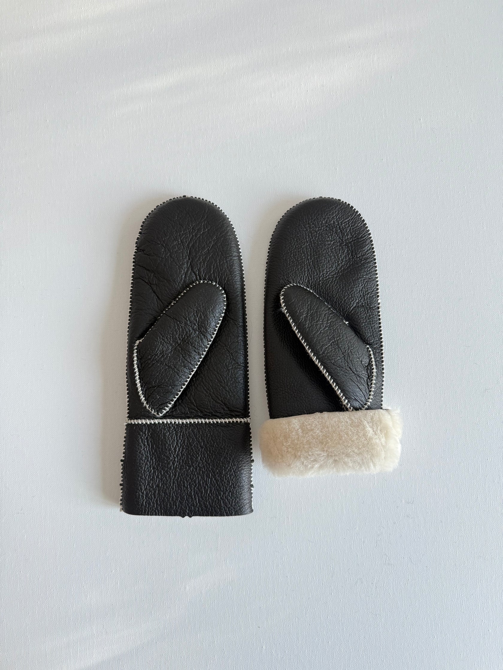 Shearling White Stitch Mittens