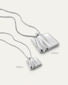 Sundra Pendant Necklace