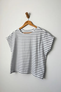 Chérie Tee In White & Navy