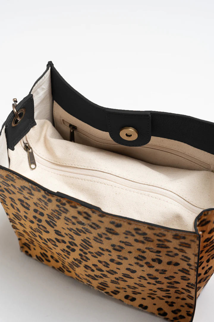 Leather Bucket Bag In Leopard