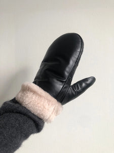 Shearling Leather Mittens In Black