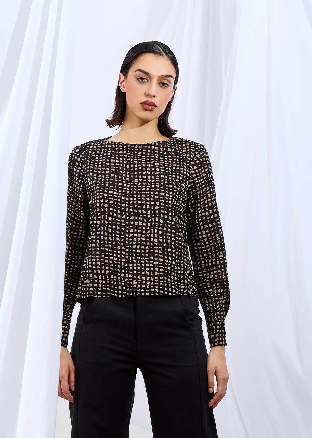 Desi Blouse In Black & Taupe