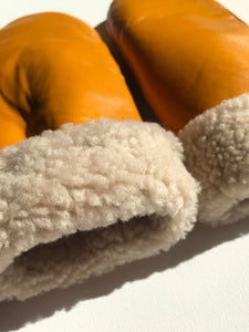 Shearling Leather Mittens In Mustard