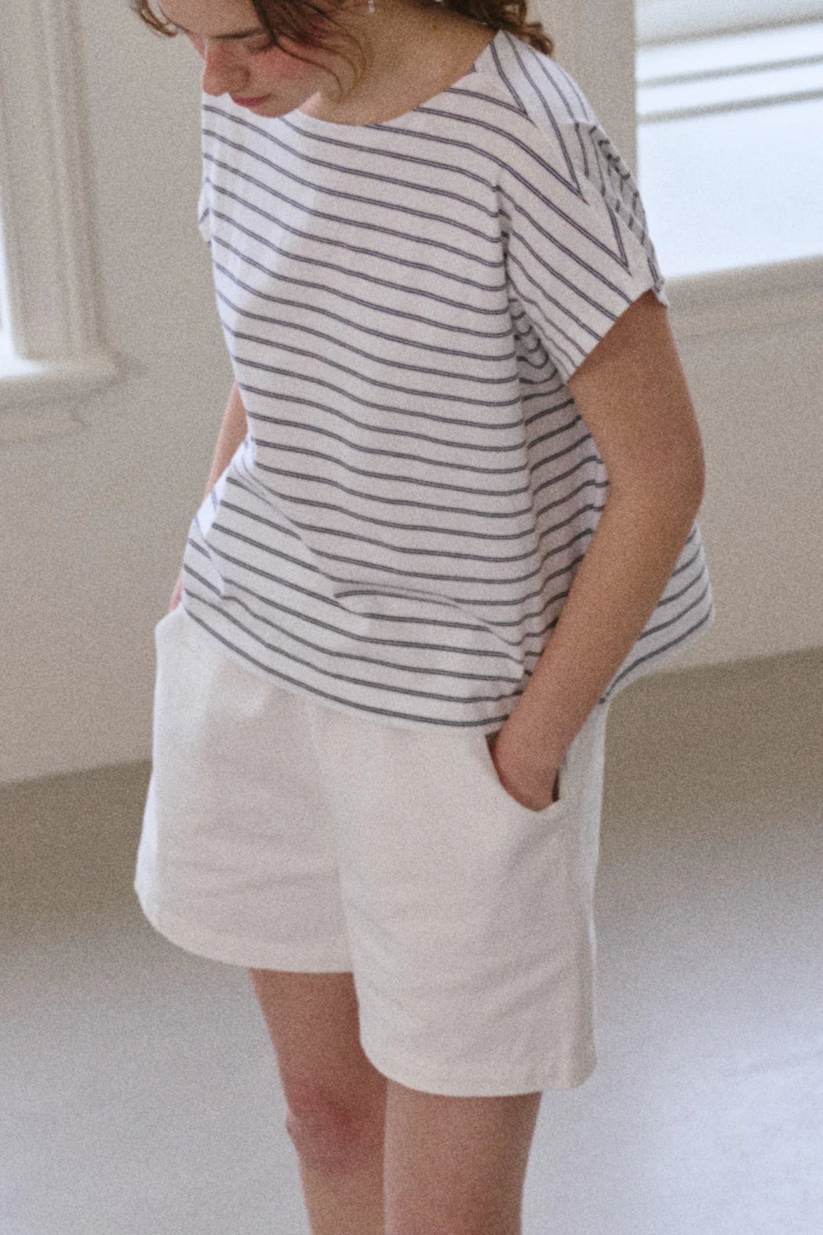 Chérie Tee In White & Navy