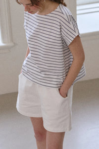 Chérie Tee In White & Navy