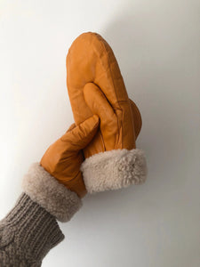 Shearling Leather Mittens In Mustard