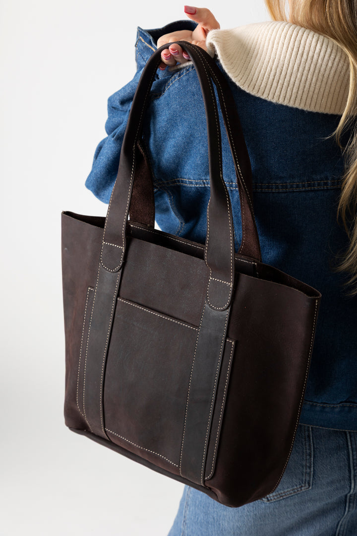 Oil Threaded Pocket Tote In Rugged Brown