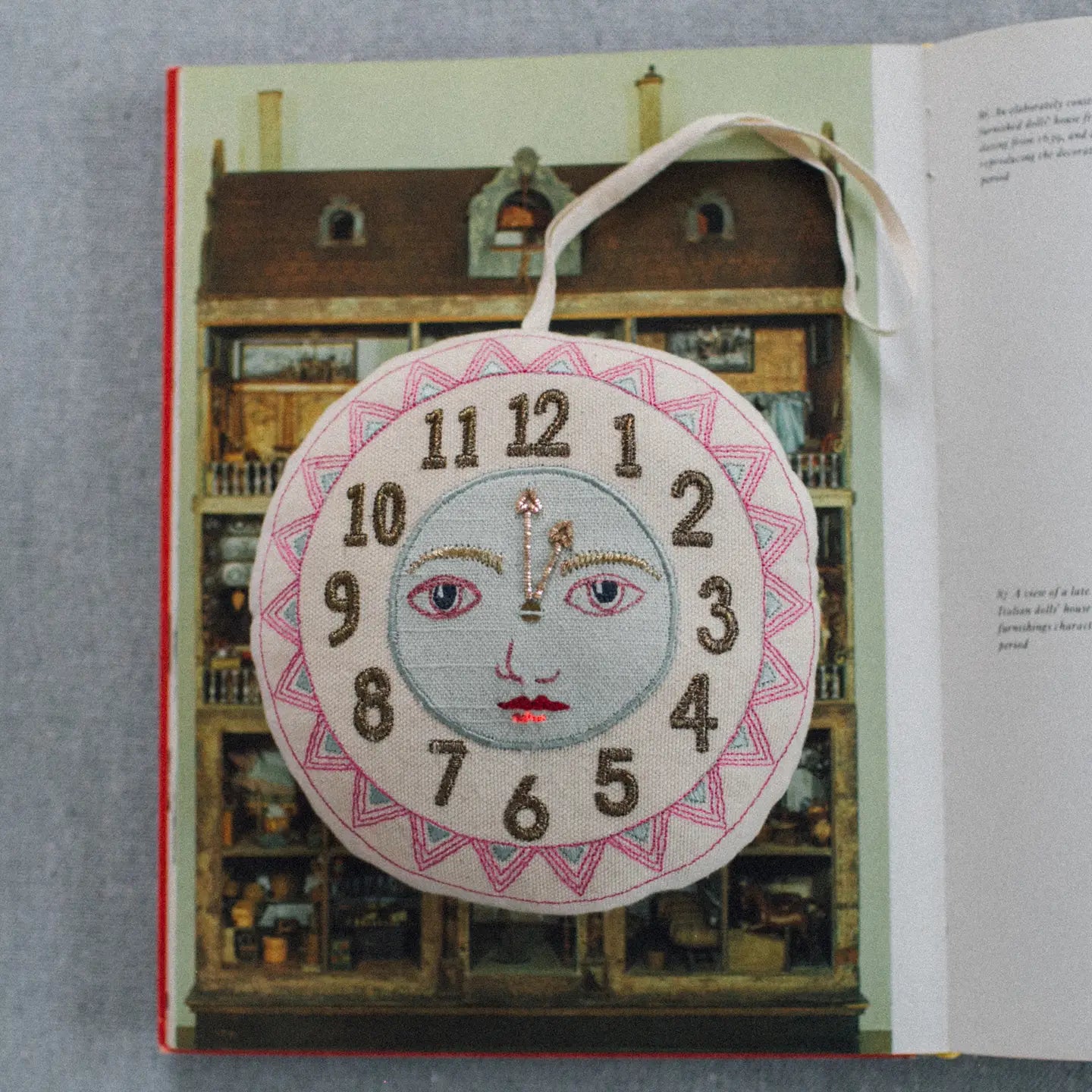 Clock Face Wall Hanging Ornament