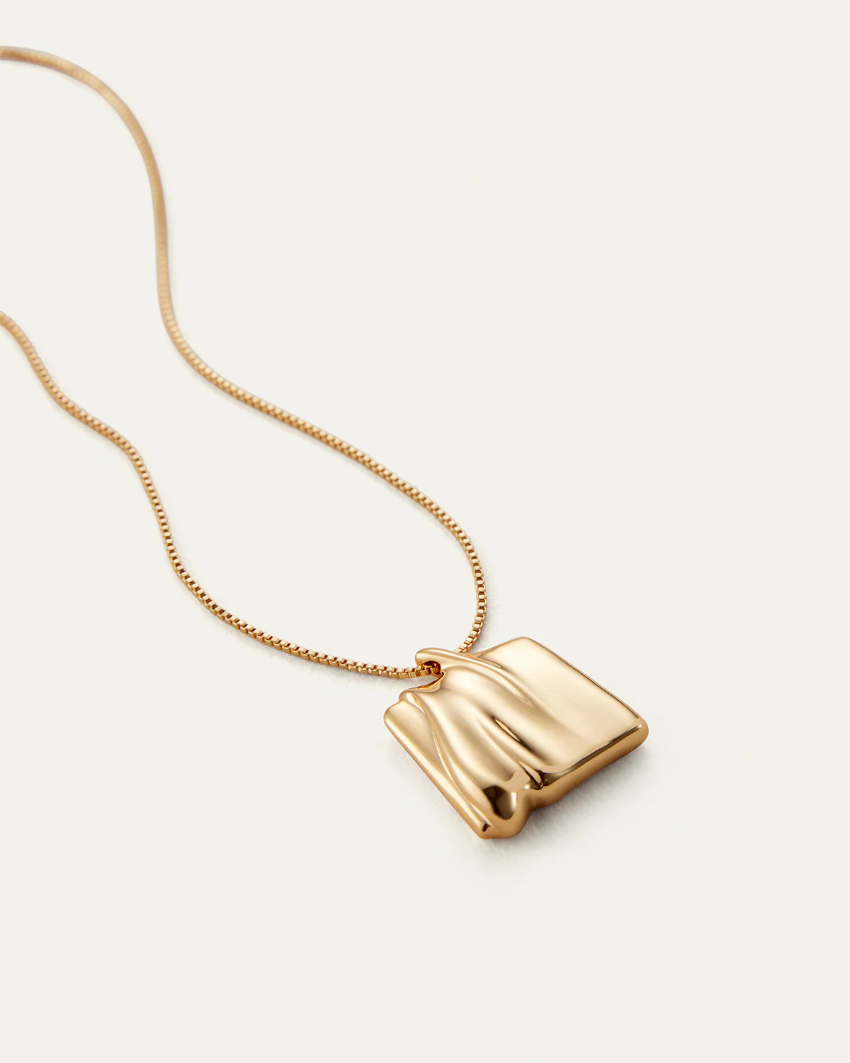 Sundra Pendant Necklace