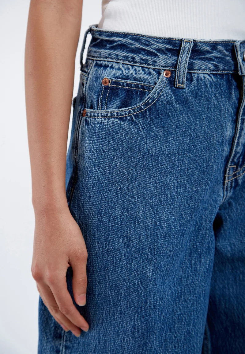 Nanci Jeans In Stream Mid Retro