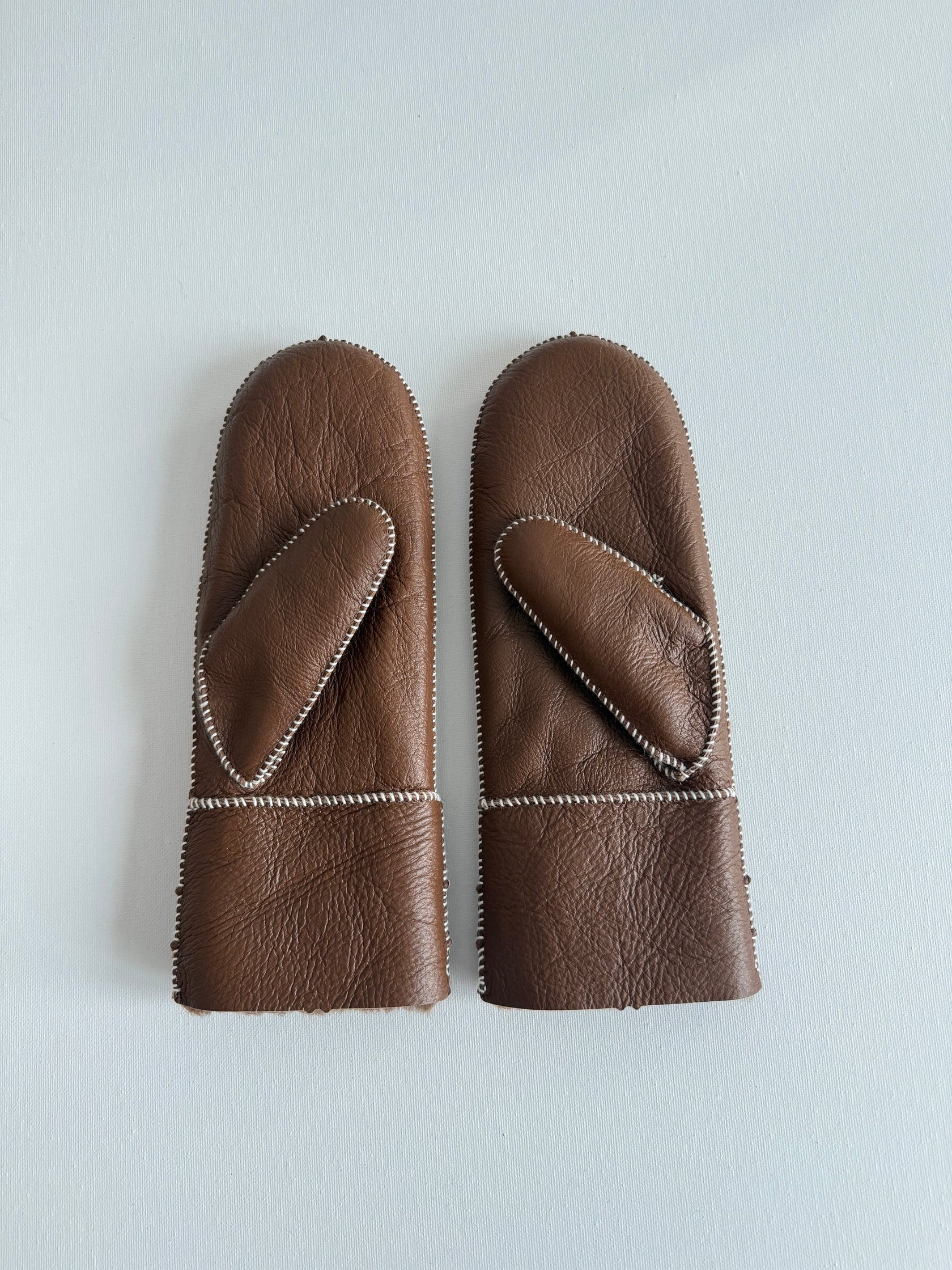 Shearling White Stitch Mittens