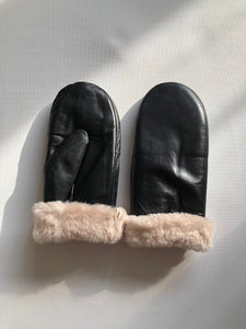 Shearling Leather Mittens In Black