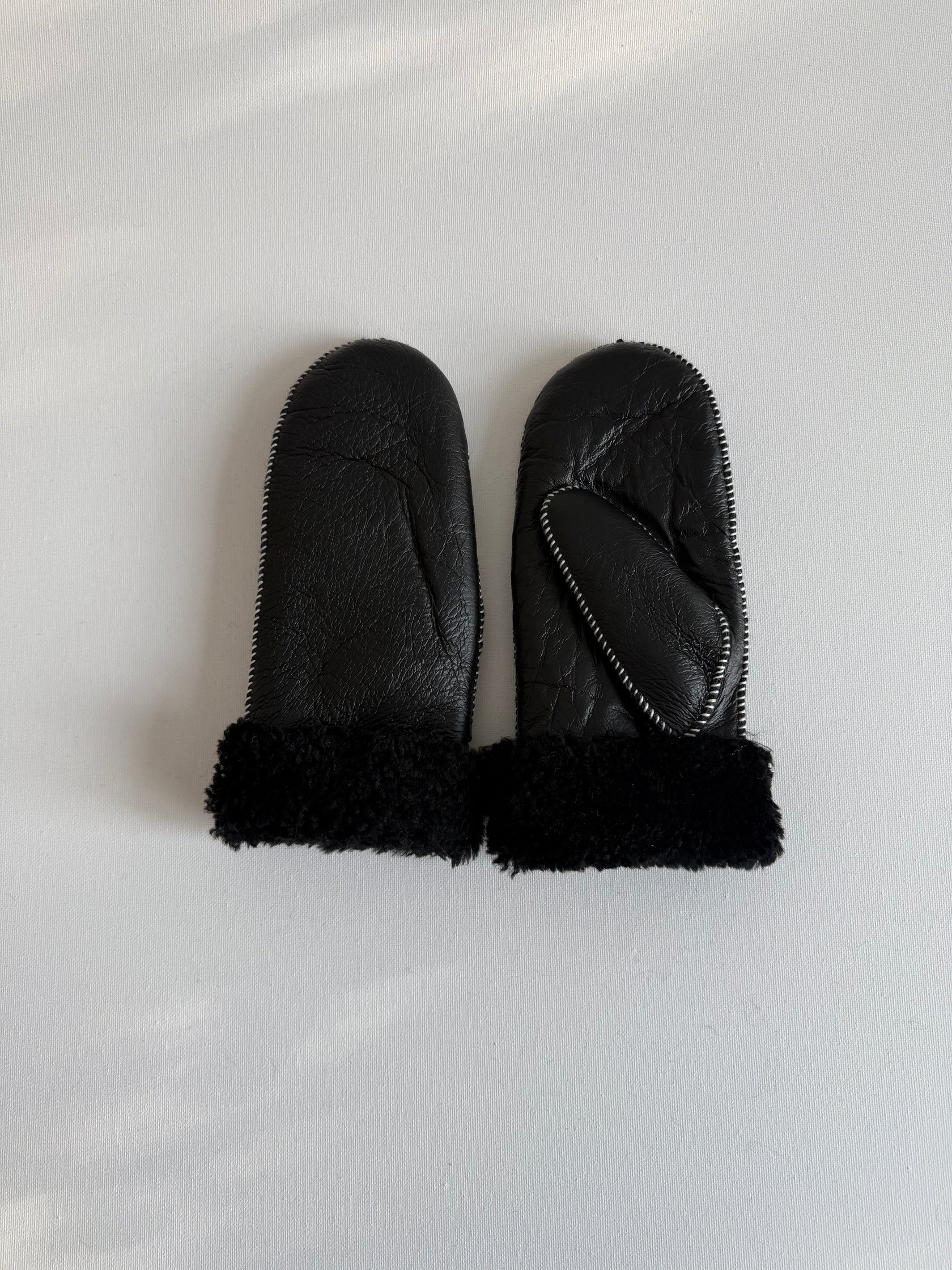 Shearling White Stitch Mittens