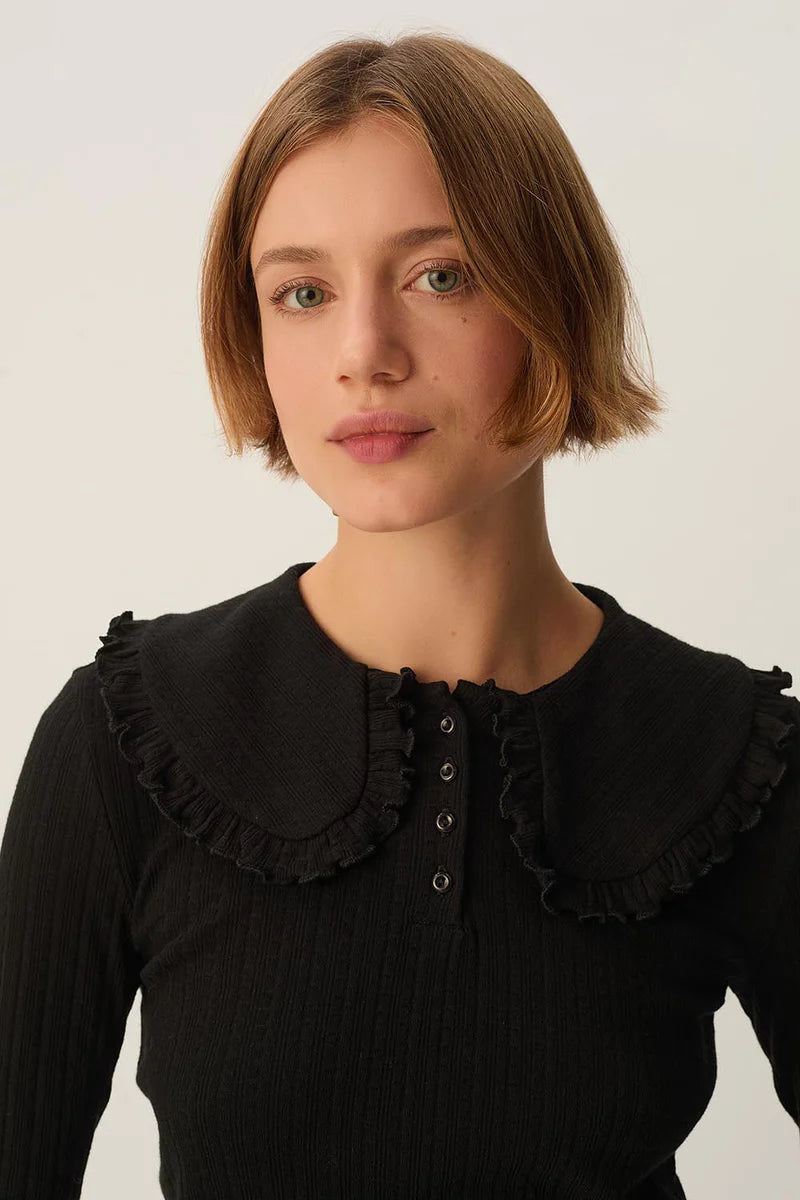 Zelie Collared Long Sleeve In Black