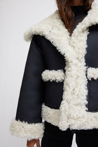 Kiki Sherpa Jacket In Black