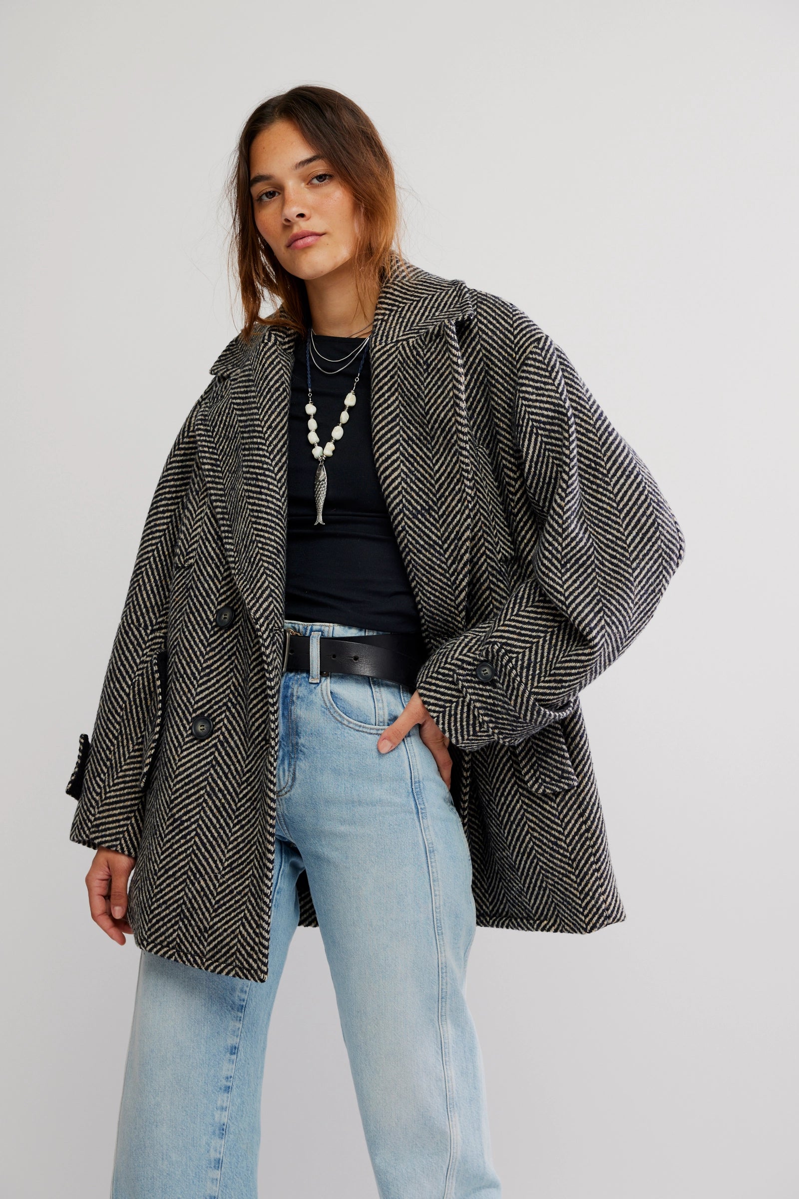 Ari Wool Peacoat In Black