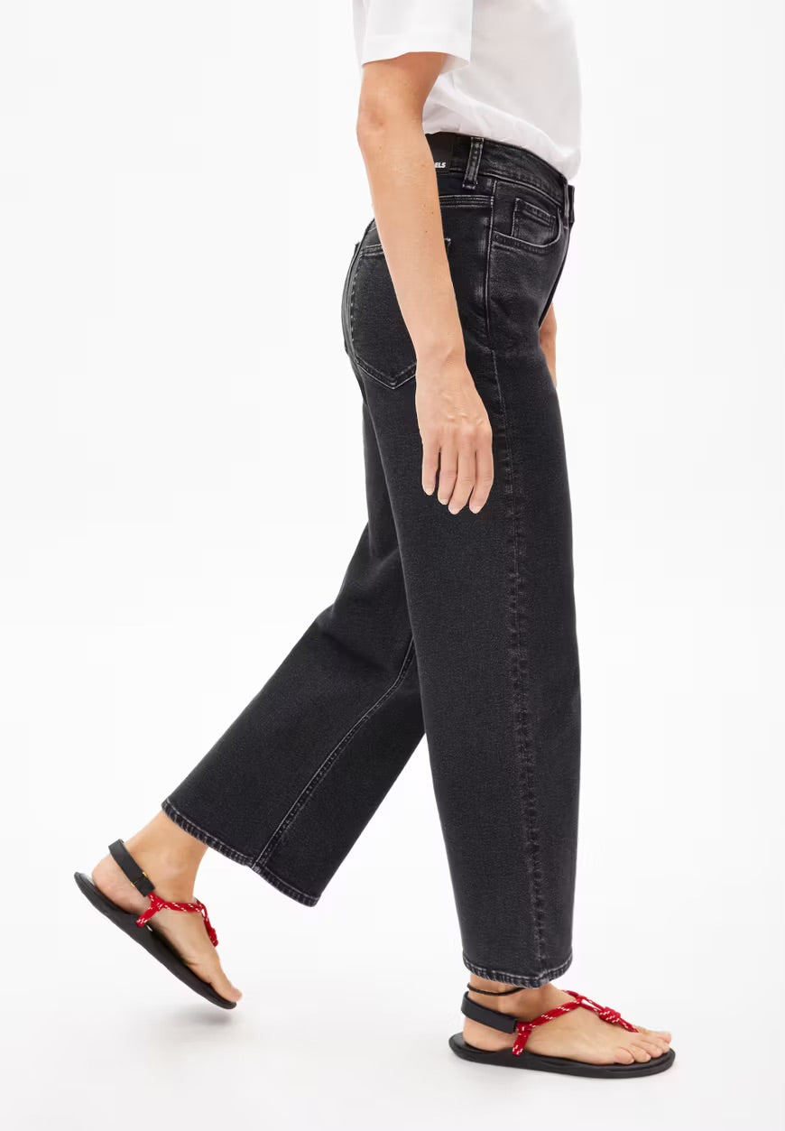Murliaa Cropped Denim In Ebony Black