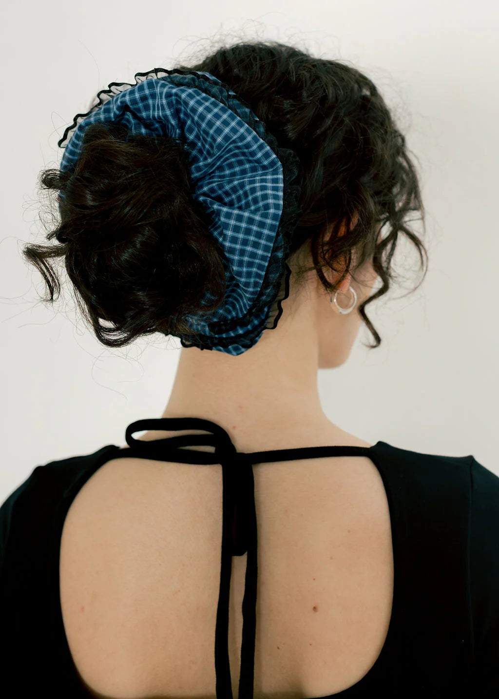 Doily Scrunchie In Lou Gingham