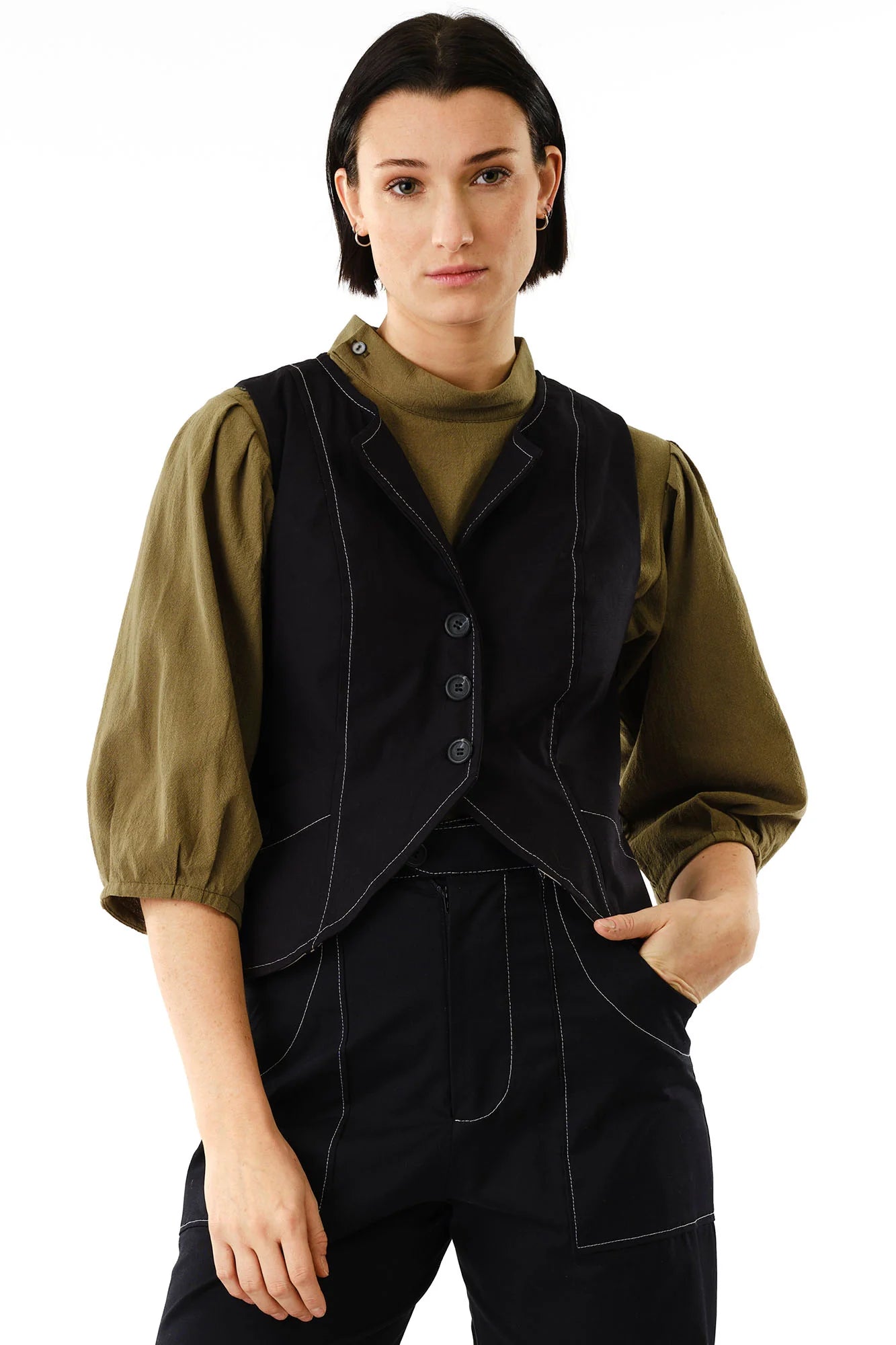 Vela Vest In Black