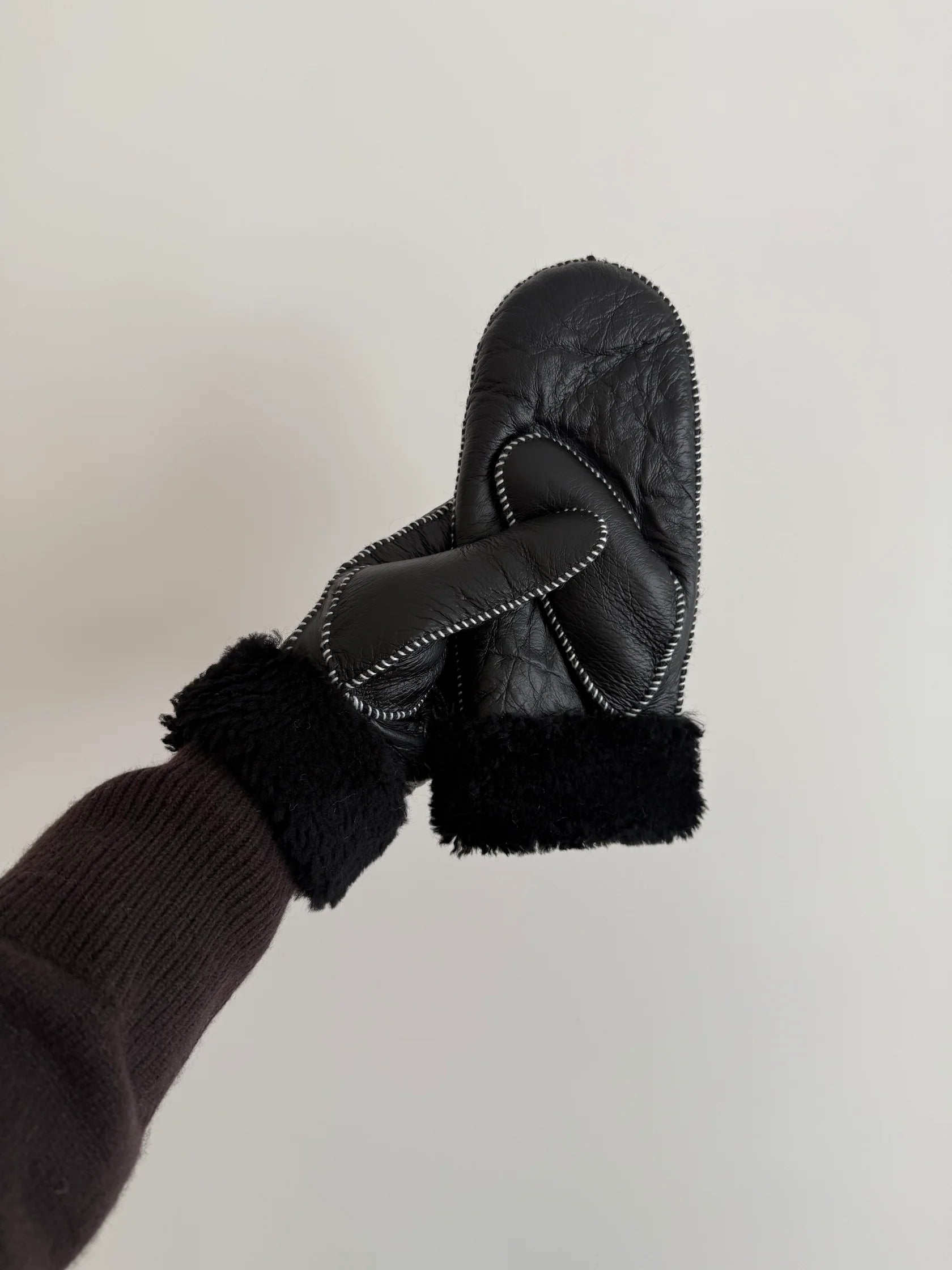 Shearling White Stitch Mittens