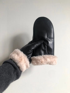 Shearling Leather Mittens In Black