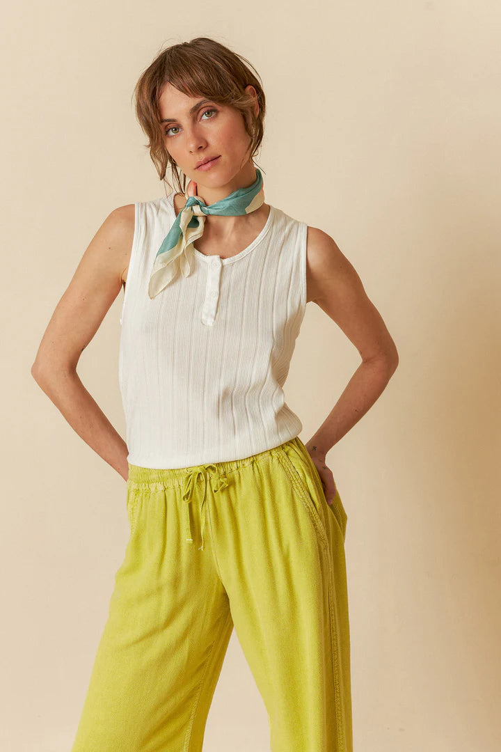 Double Button Tank In White