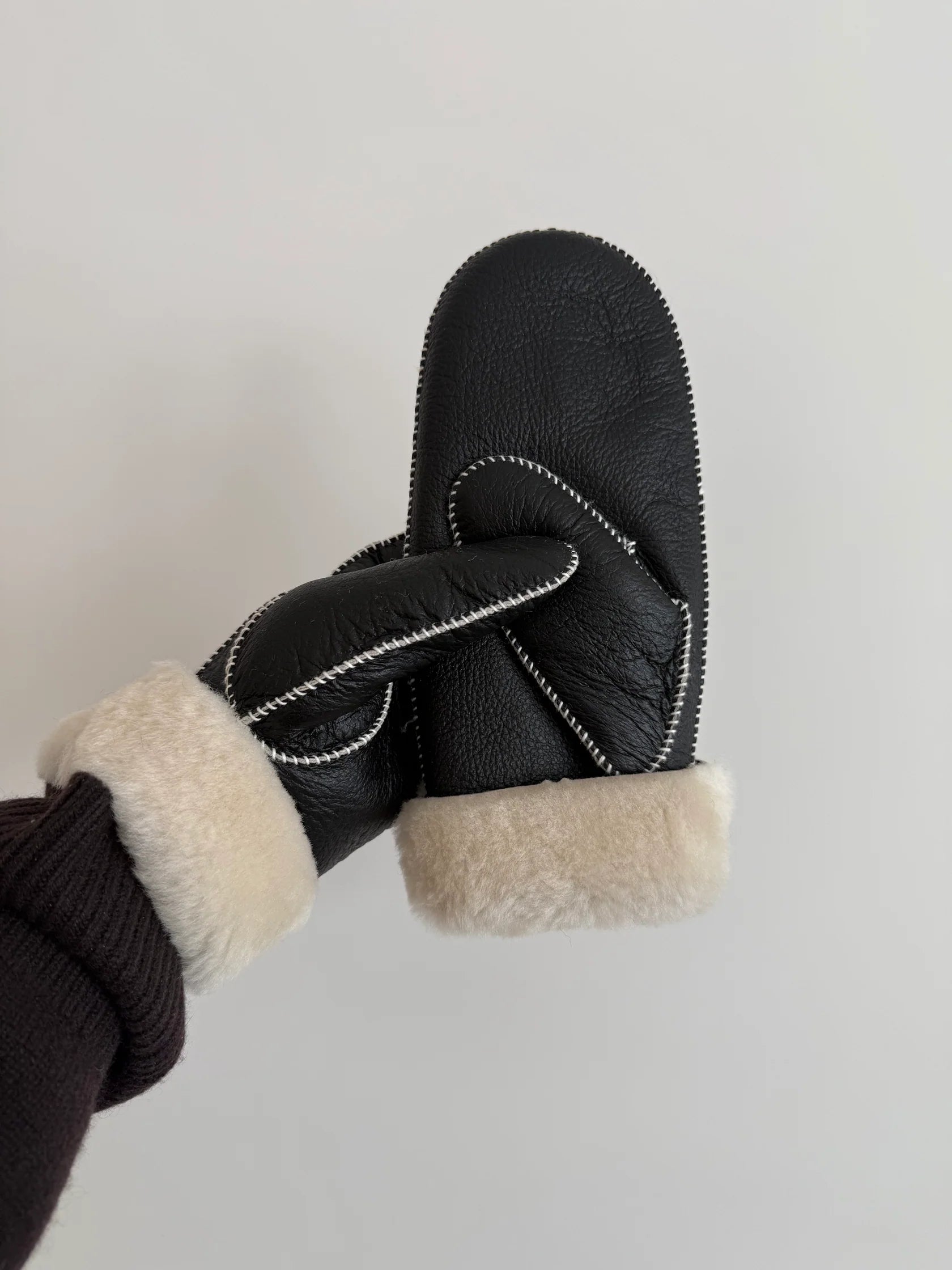 Shearling White Stitch Mittens