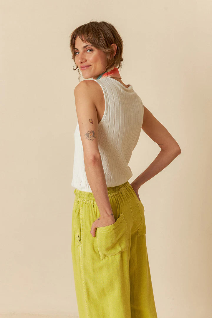 Double Button Tank In White