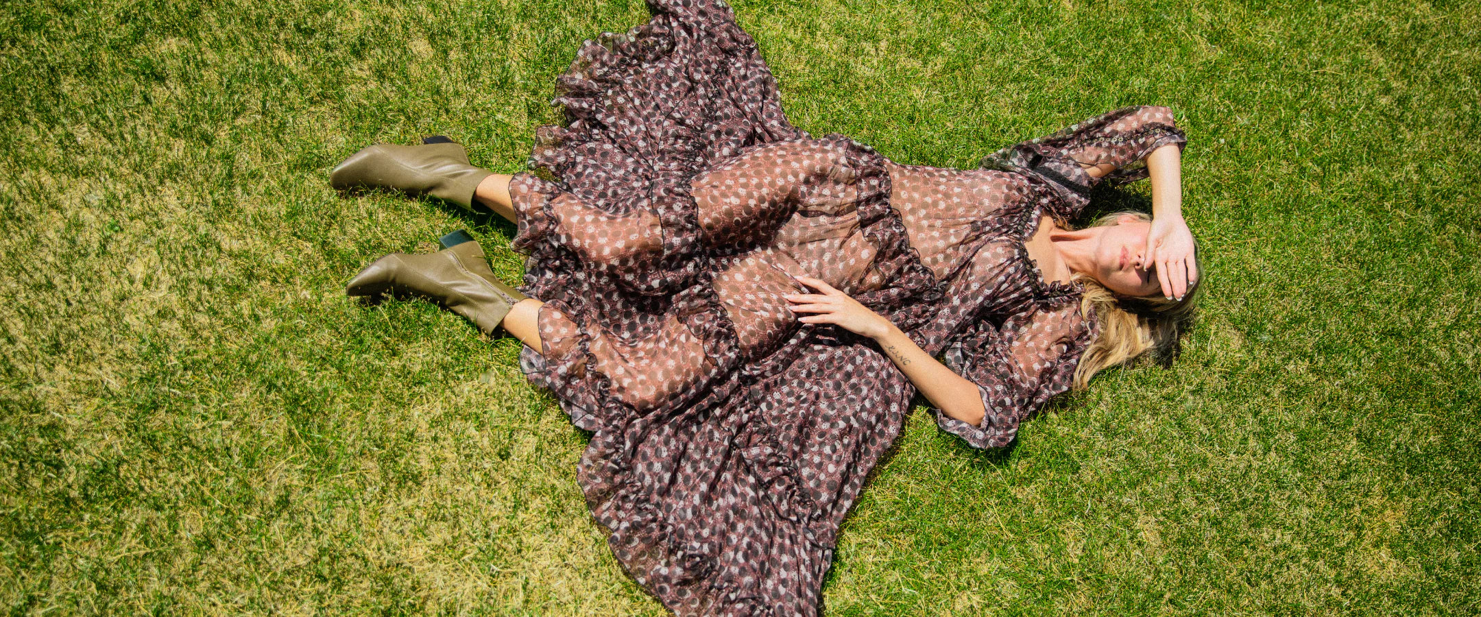 Taffy Patent Leather Healed Boots In Olive