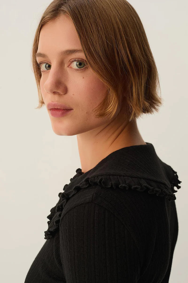 Zelie Collared Long Sleeve In Black