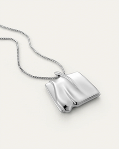 Sundra Large Pendant Necklace