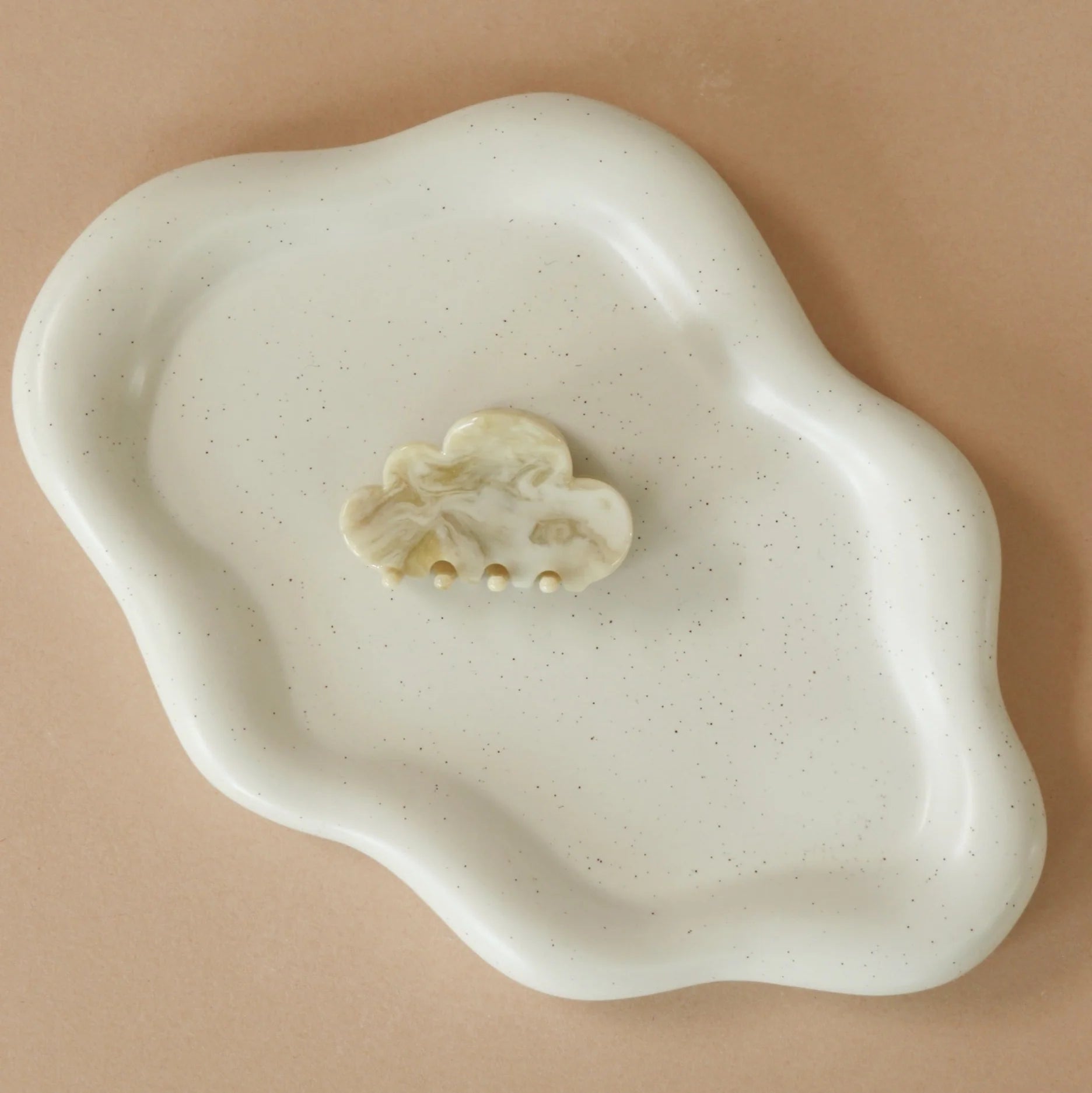 The Velia Cloud Clip