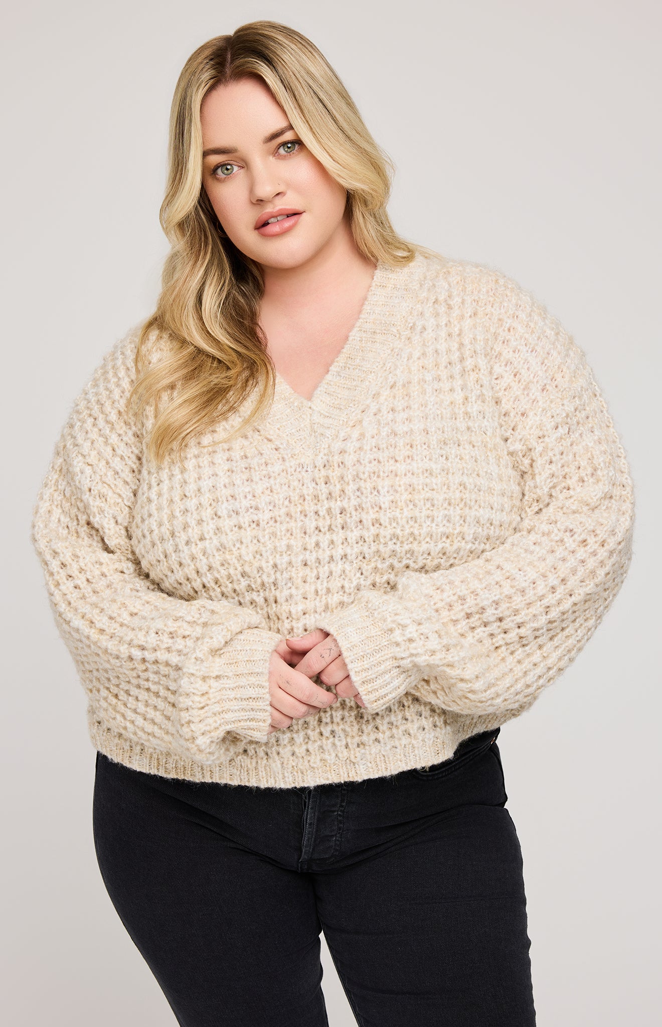 Willow V-Neck Sweater In Heather Oat