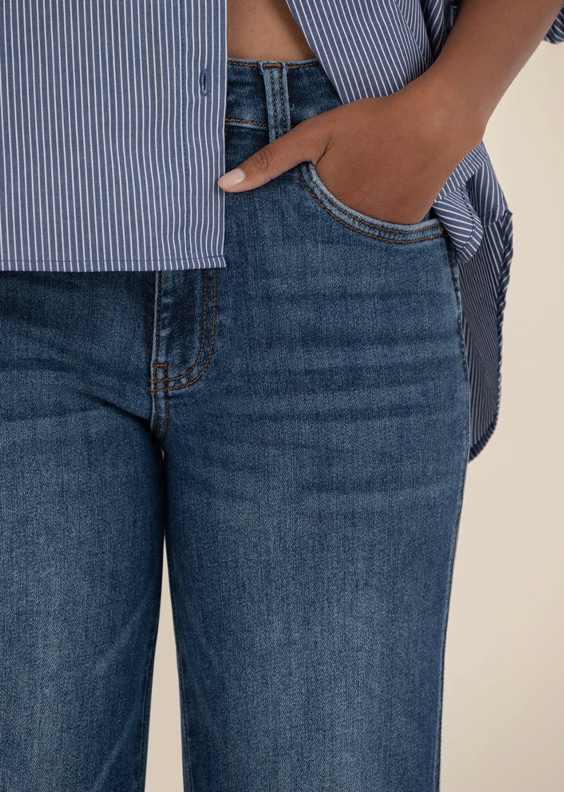 Pattie High Rise Straight Legs In Razor Wash