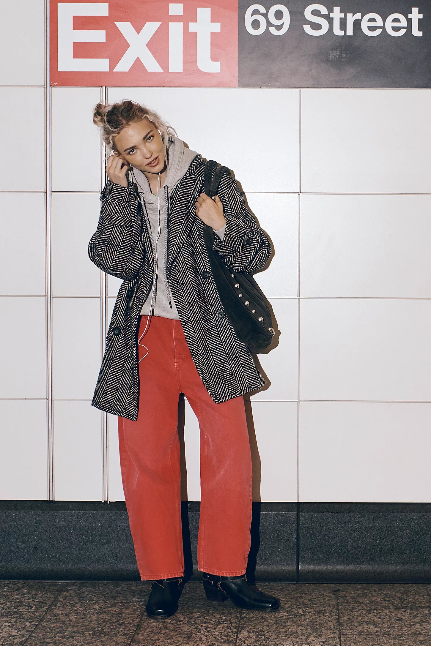 Ari Wool Peacoat In Black