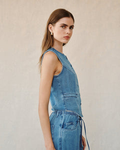 High Neck Fitted Vest In Medium Vintage Wash
