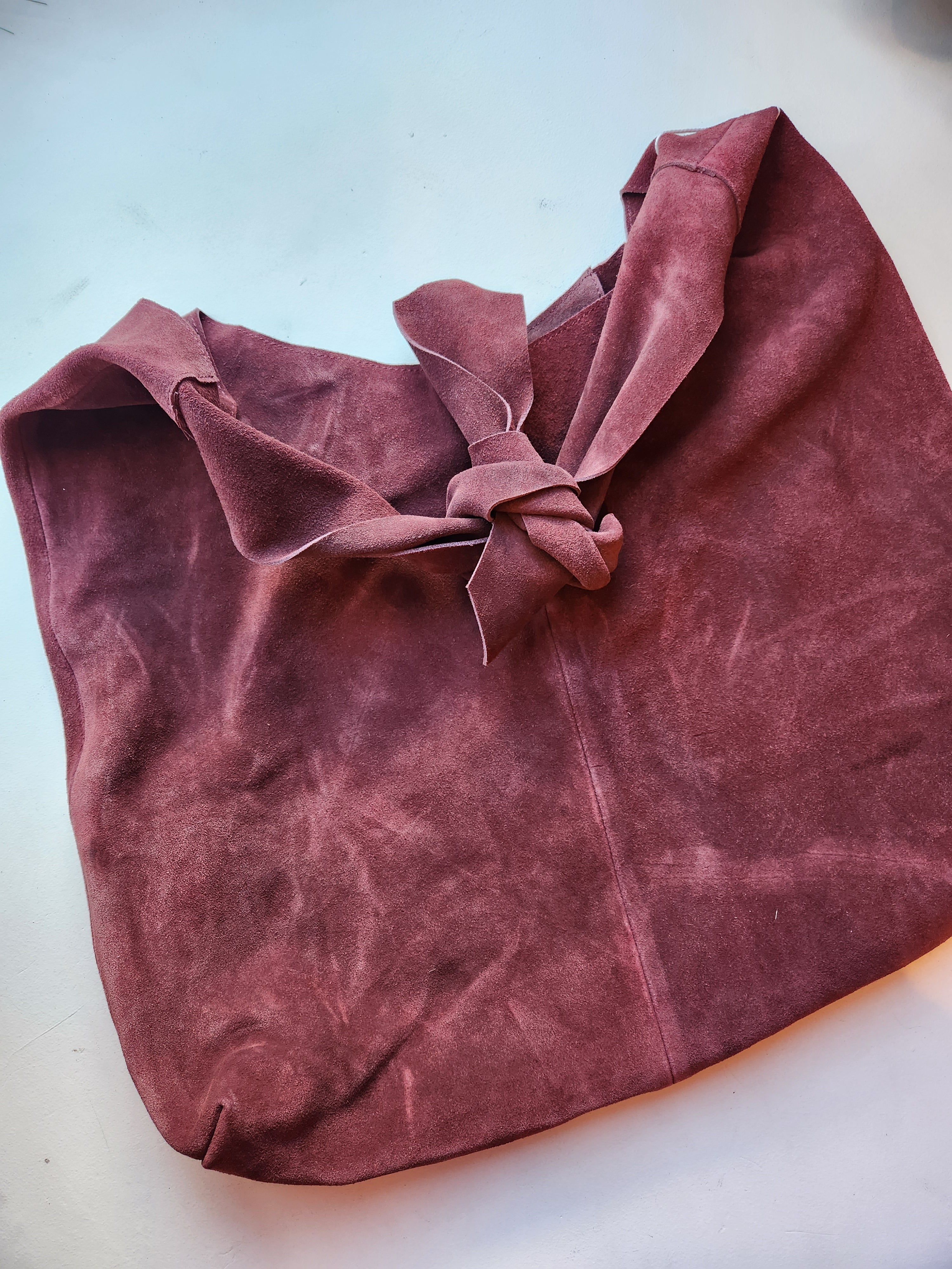Knot Suede Tote In Maroon