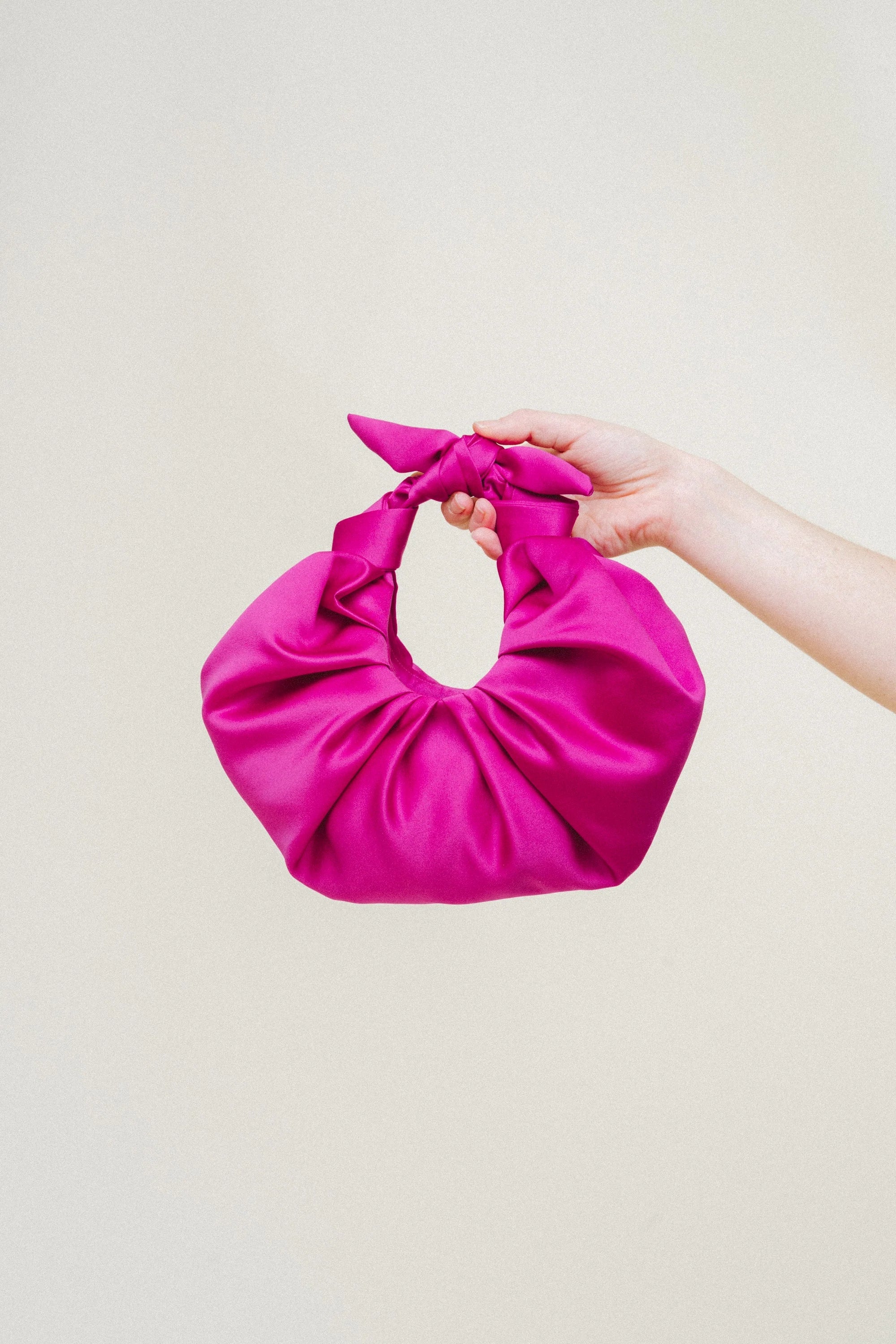 Kiku Croissant - Magenta