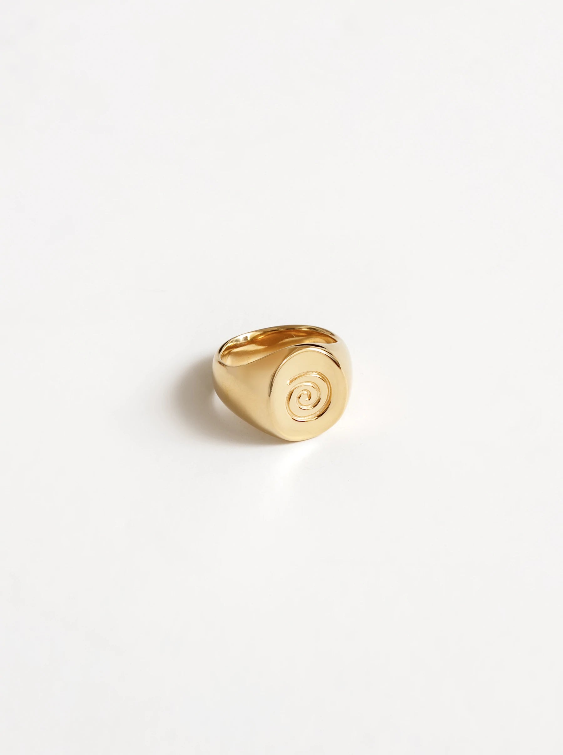 Agnes Swirl Ring in Gold