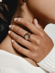 Agnes Swirl Ring in Gold